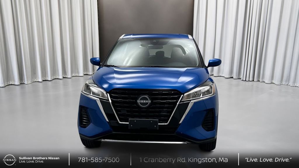Certified 2022 Nissan Kicks SV image 2
