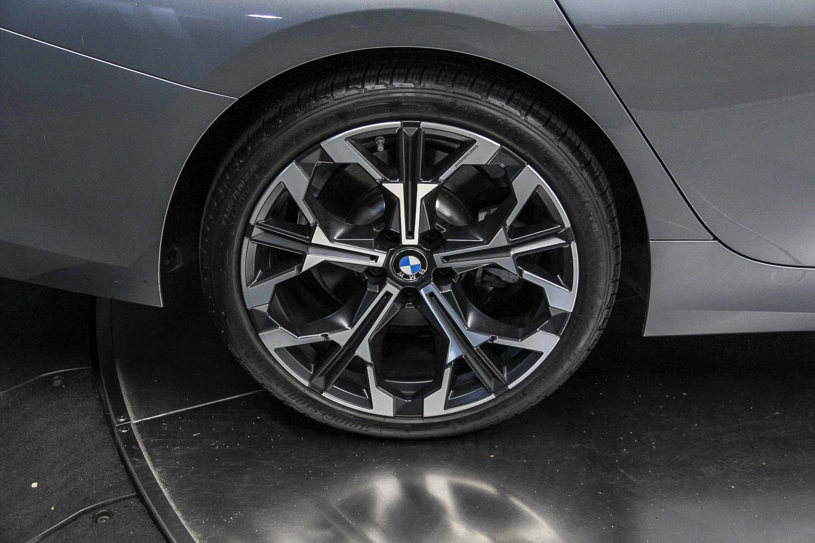 Used 2025 BMW 330i Sedan image 8