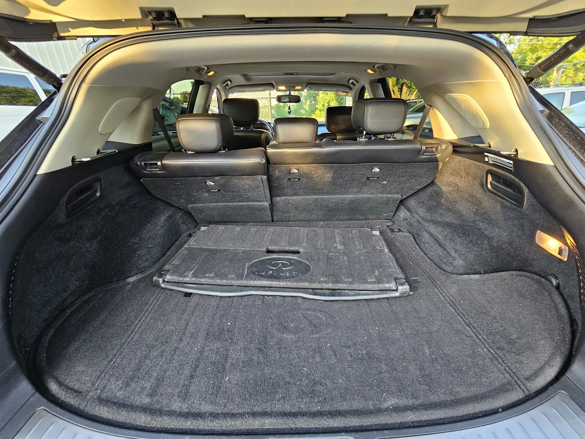 Used 2013 INFINITI FX37 2WD w/ Premium Pkg image 24