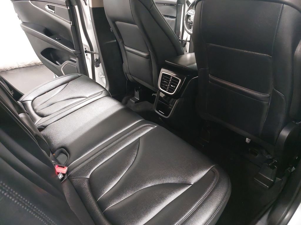 Used 2023 Lincoln Nautilus AWD w/ Premium Package image 11