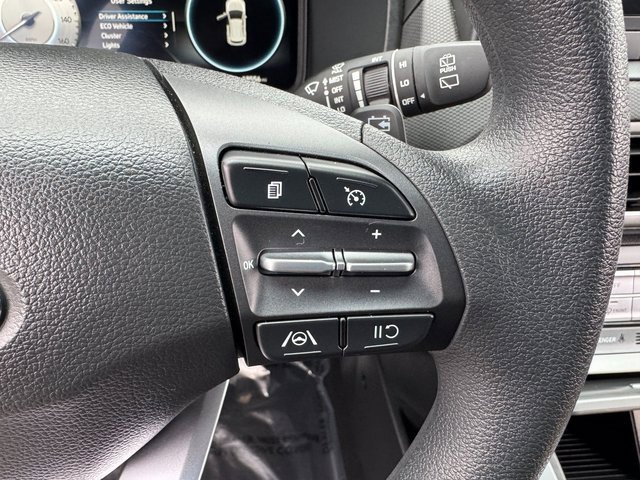 Used 2023 Hyundai Kona SE image 23