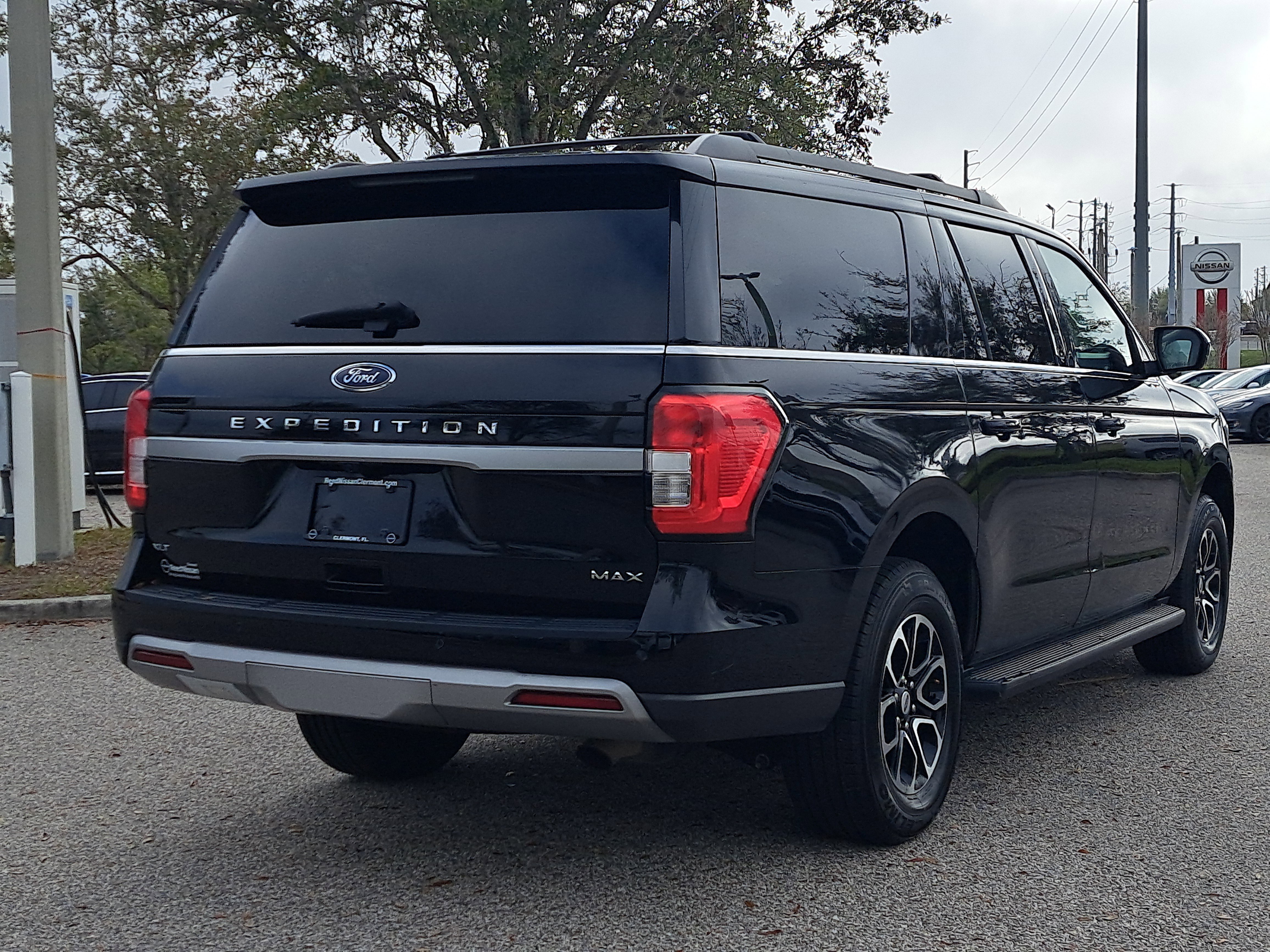 Used 2024 Ford Expedition Max XLT AWD/4WD image 4