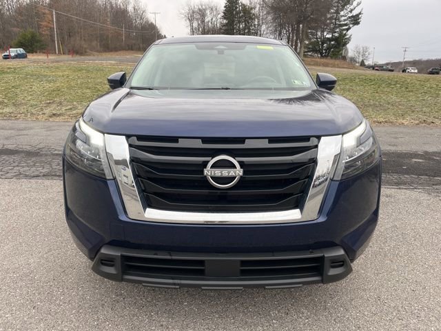 Used 2024 Nissan Pathfinder SV image 11
