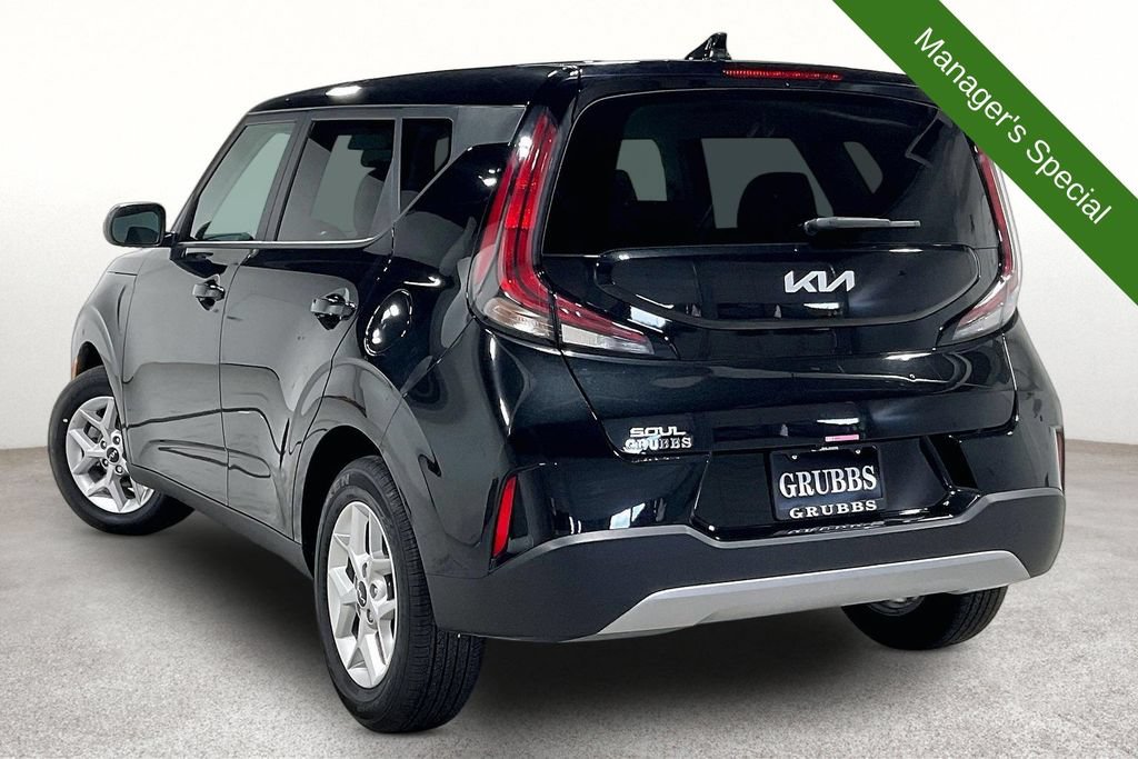 Used 2025 Kia Soul LX w/ LX Technology Package FWD image 15