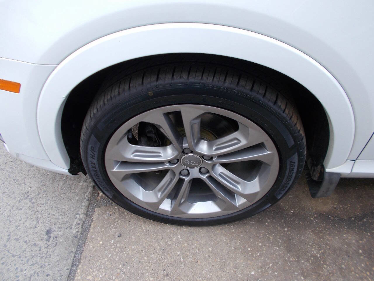 Used 2015 Audi Q3 2.0T Premium Plus w/ Sport Package image 8