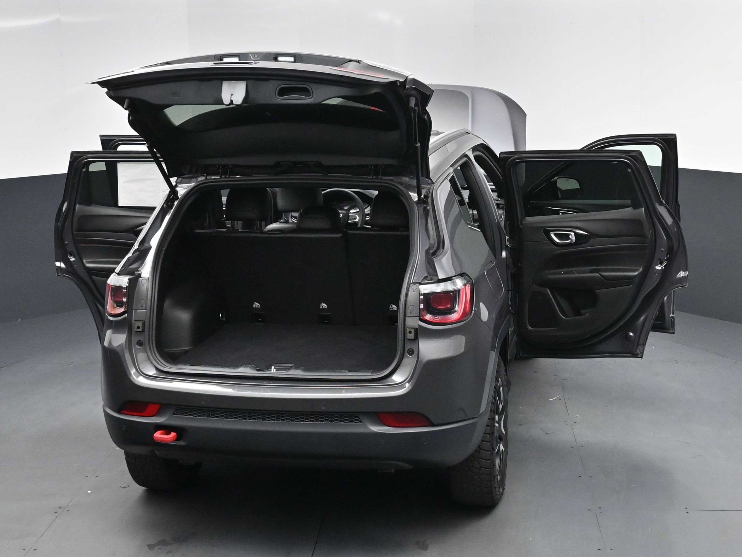 Used 2024 Jeep Compass Trailhawk image 16