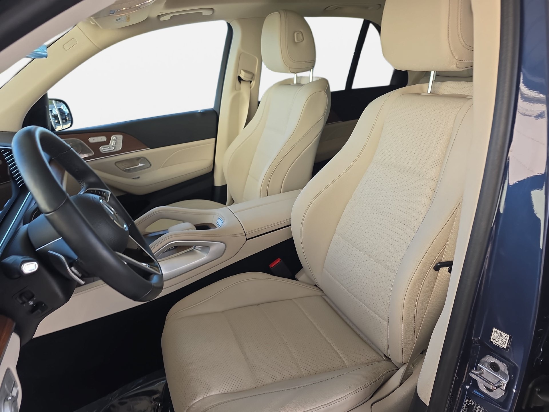 Used 2025 Mercedes-Benz GLE 450e 4MATIC image 13