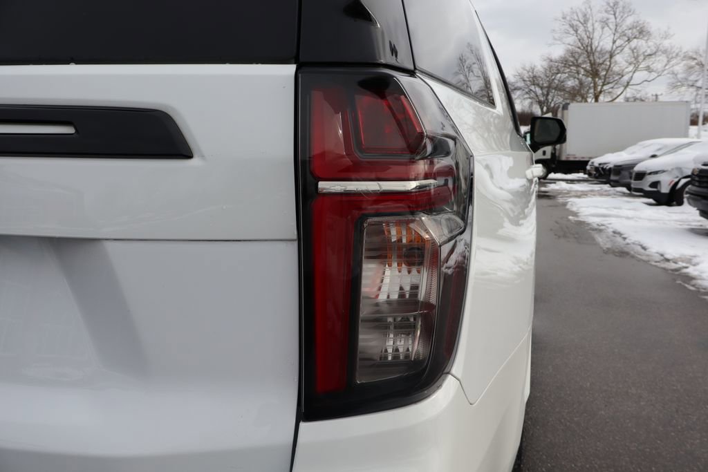 Used 2023 Chevrolet Suburban Z71 w/ Luxury Package image 40