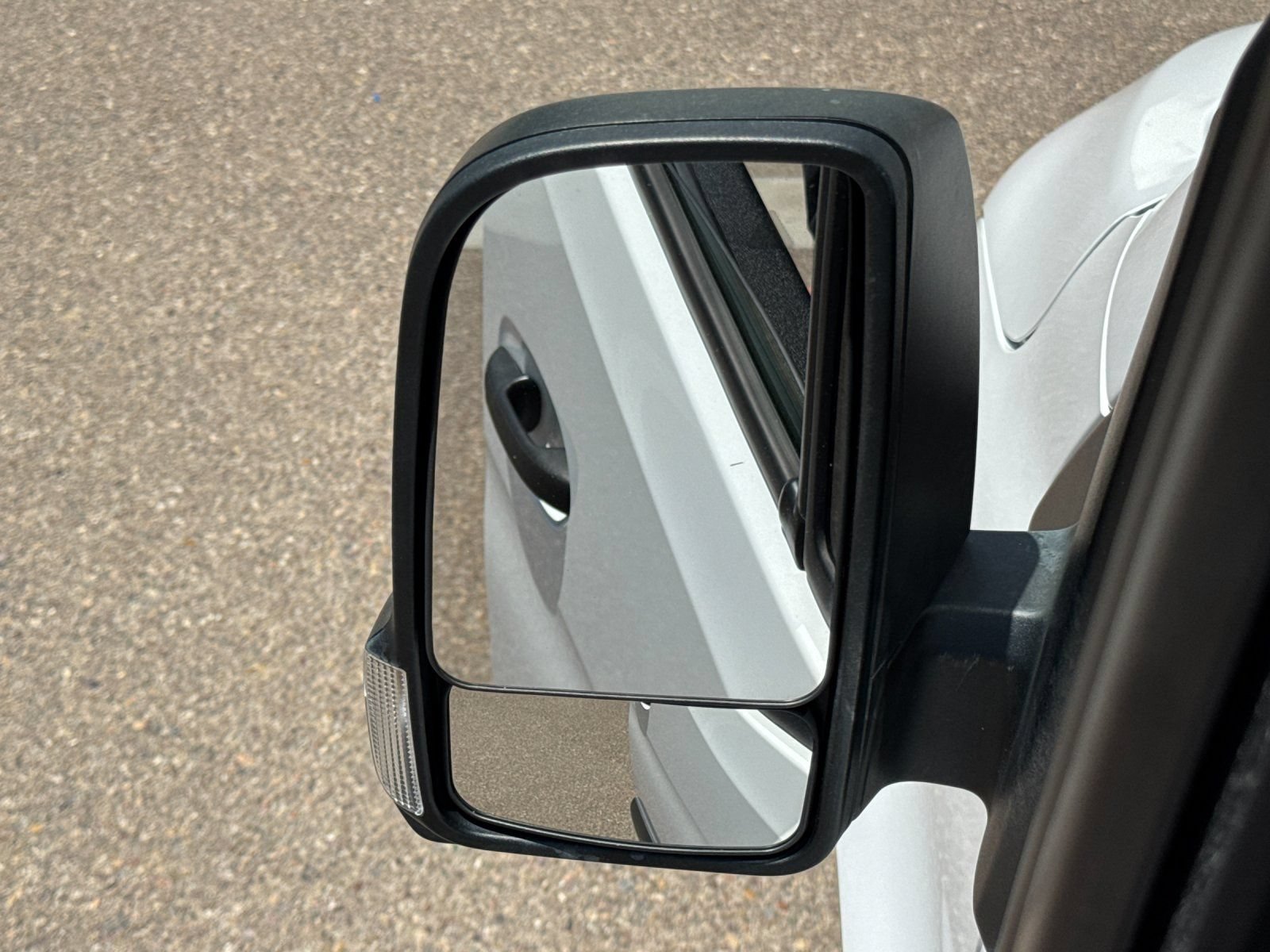 Used 2024 Mercedes-Benz Sprinter 2500 image 31