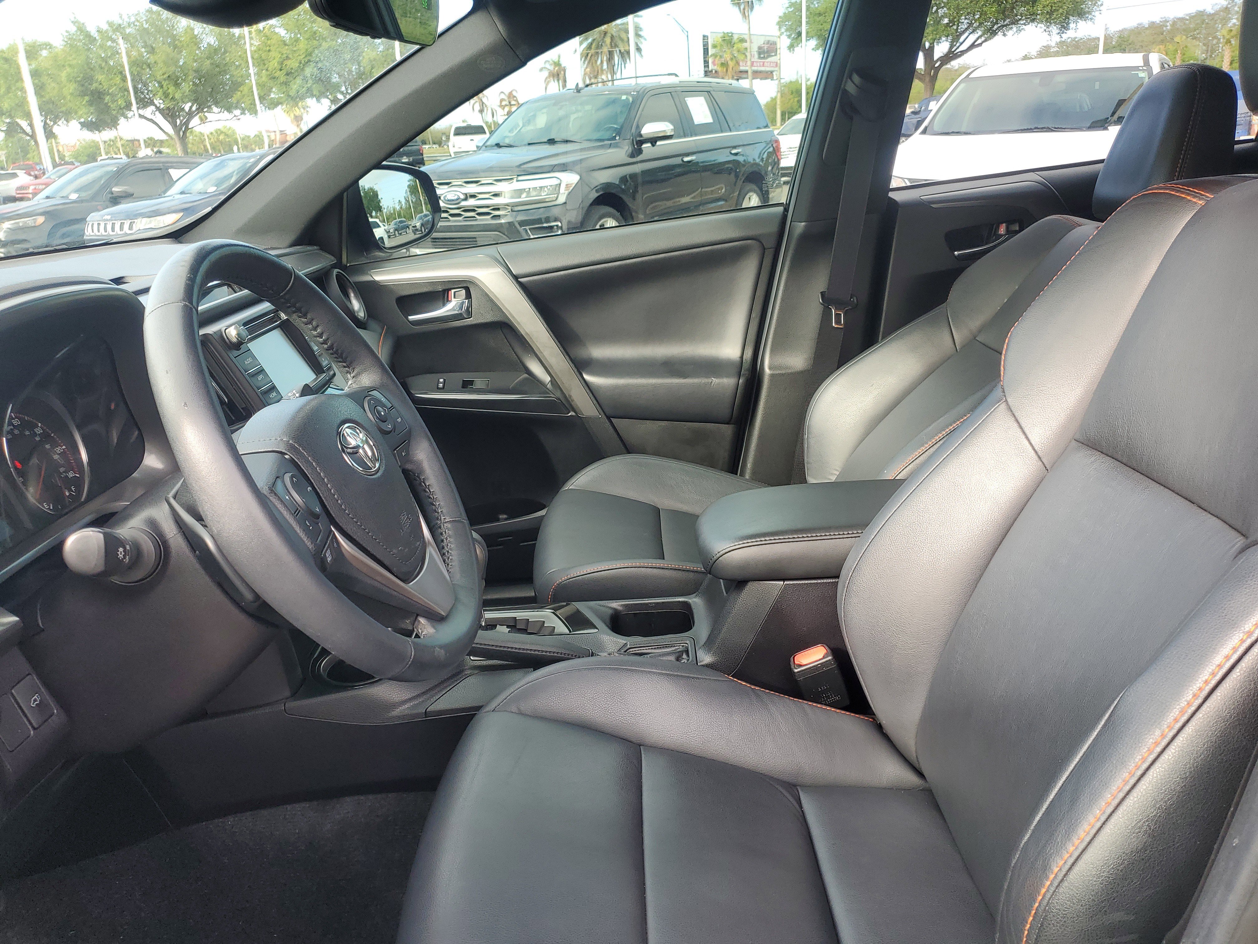 Used 2018 Toyota RAV4 SE w/ Power Extra Value Package image 11