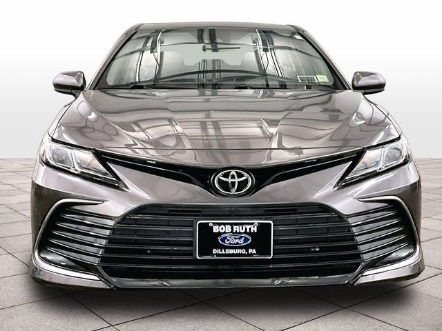 Used 2021 Toyota Camry LE FWD image 3