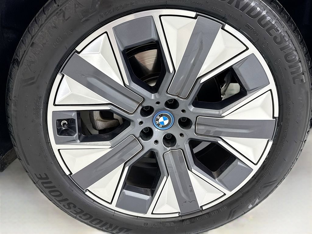 Certified 2024 BMW iX xDrive50 w/ Premium Package AWD/4WD image 29