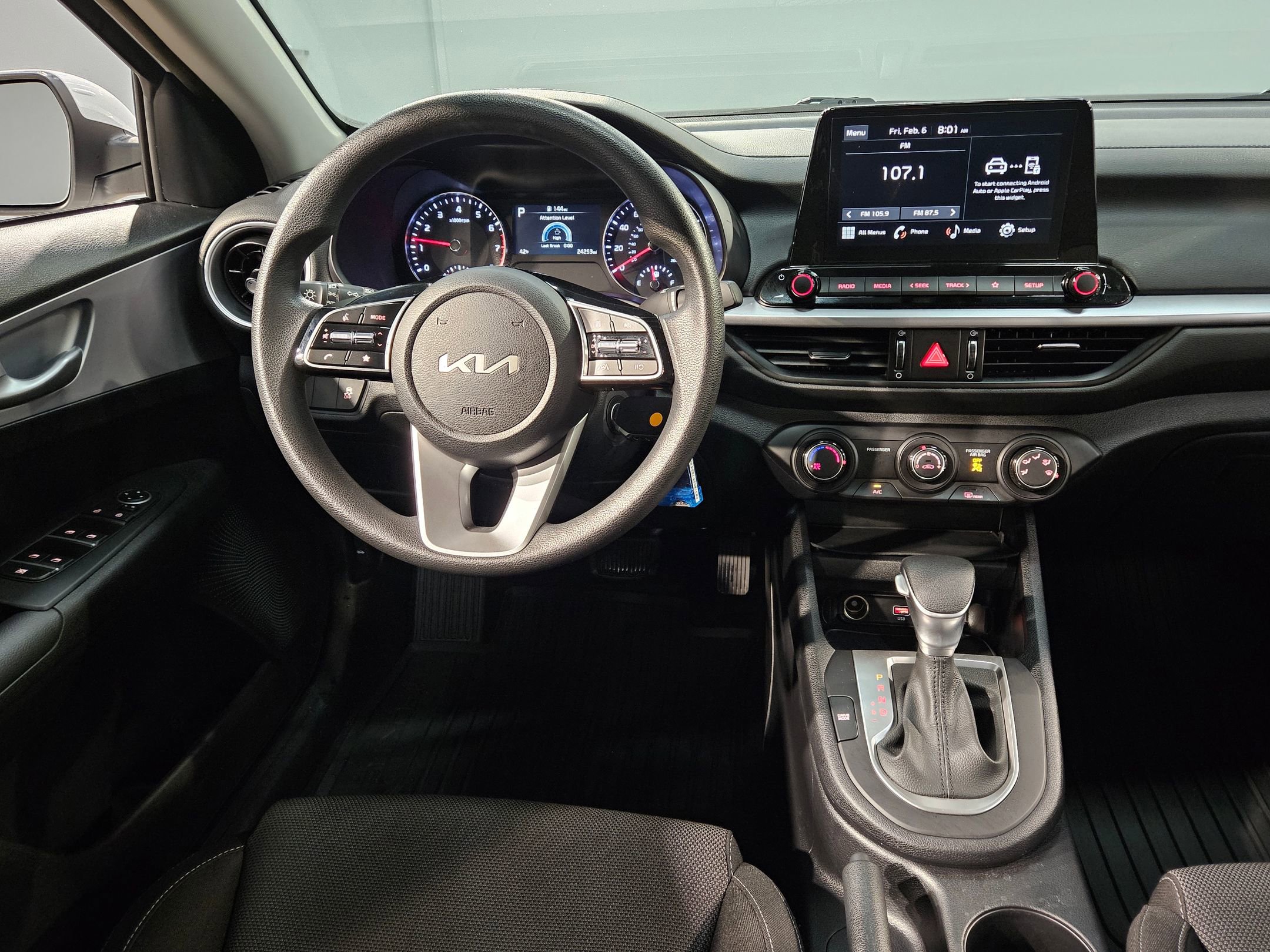 Used 2024 Kia Forte LXS w/ LXS Technology Package image 9