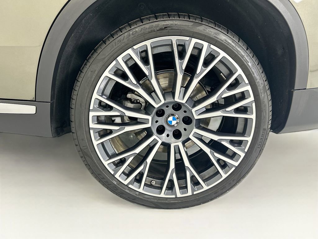 Certified 2025 BMW X5 xDrive40i w/ Parking Assistance Package AWD/4WD image 30