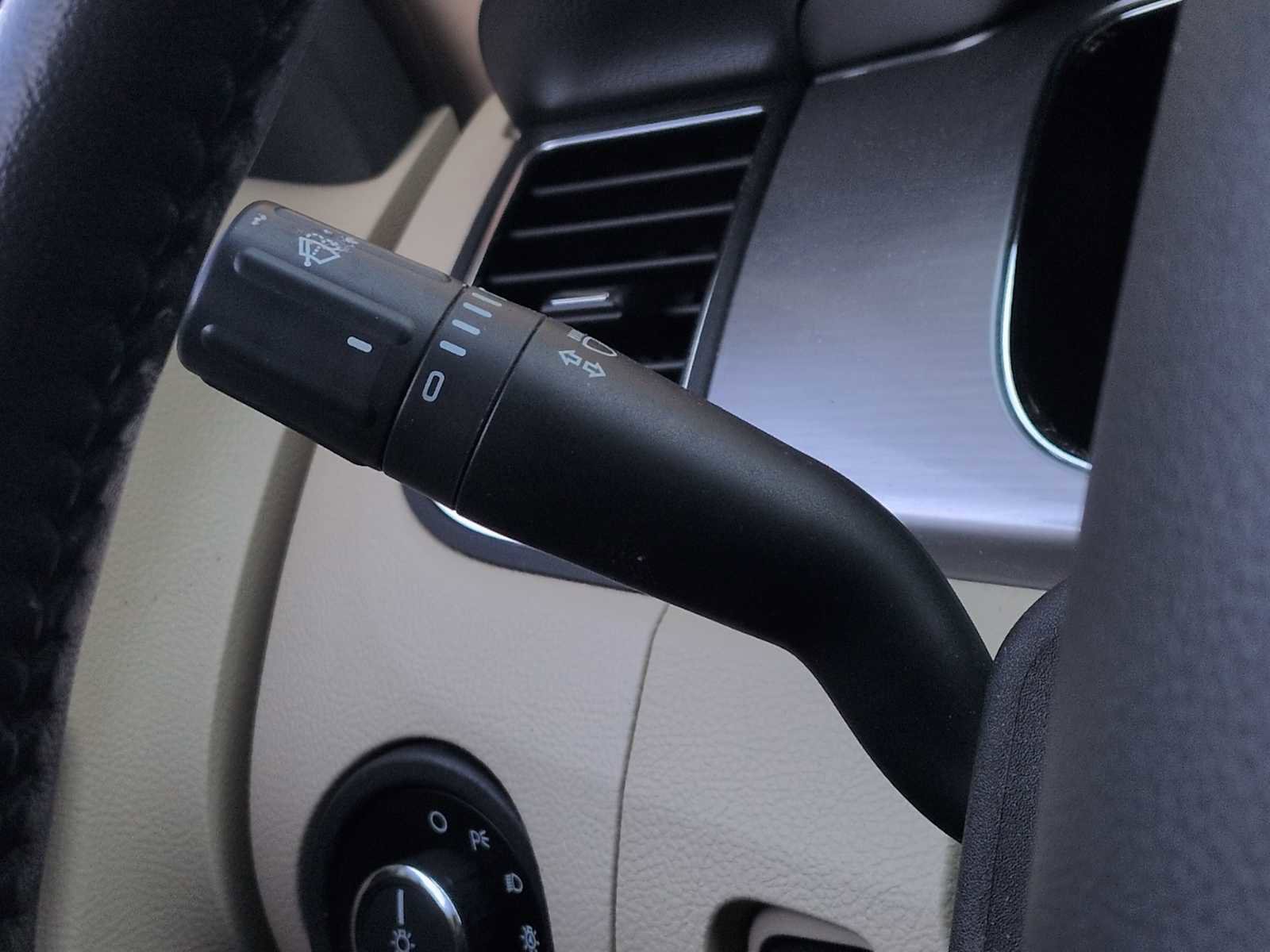 Used 2014 Ford Taurus SEL w/ Equipment Group 201A FWD image 26