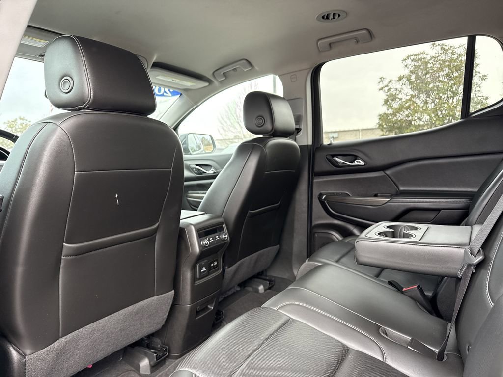 Used 2023 GMC Acadia SLT image 10