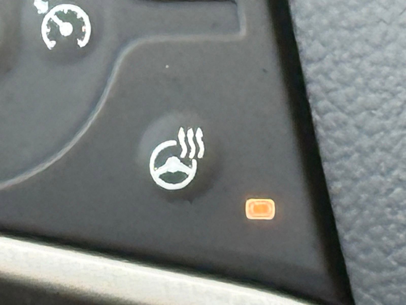 Used 2023 GMC Acadia Denali image 38