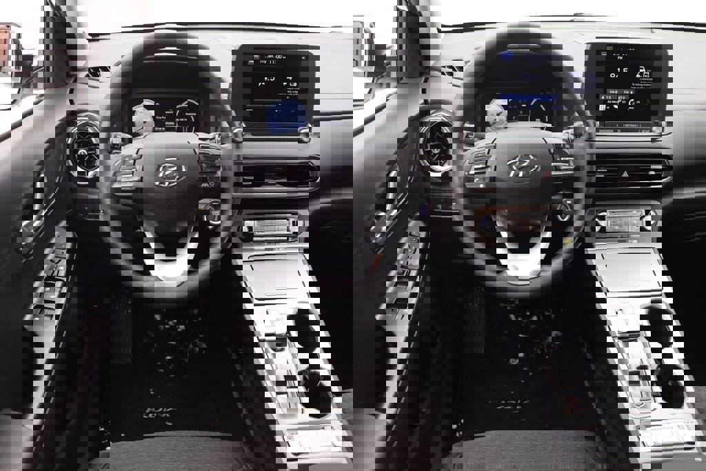 Used 2023 Hyundai Kona SE w/ Cargo Package image 13