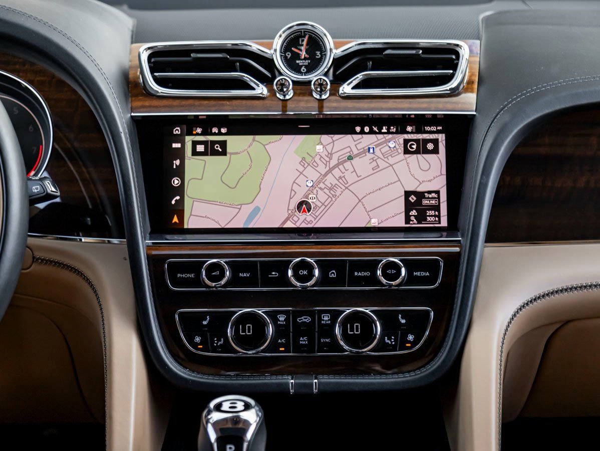Used 2023 Bentley Bentayga image 21