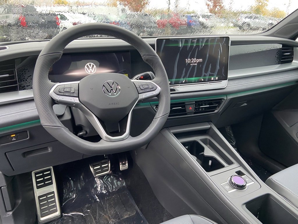 New 2026 Volkswagen Tiguan SE R-Line image 9