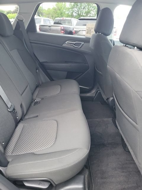 Used 2023 Kia Sportage LX FWD image 15