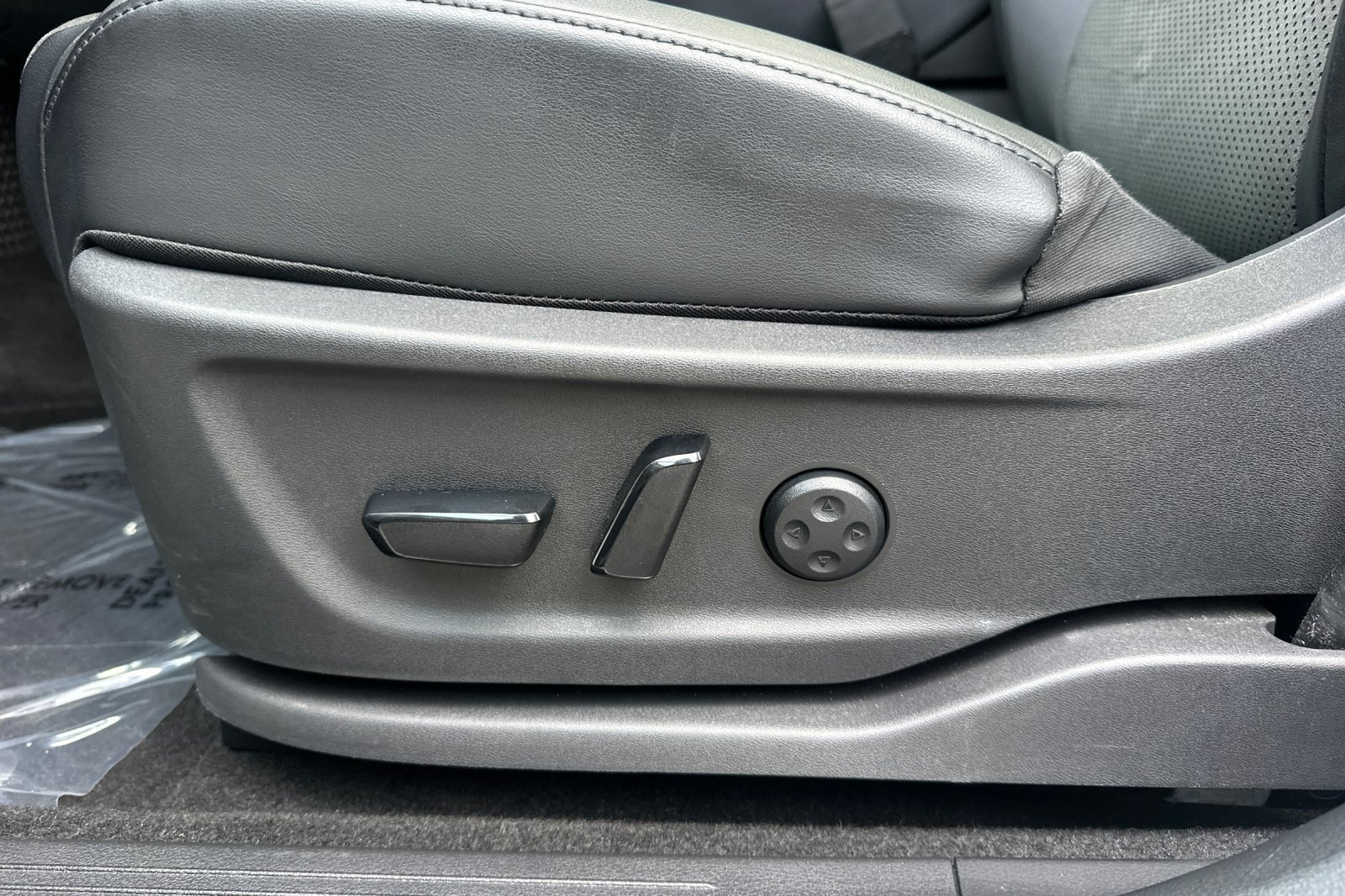 Used 2024 Nissan Ariya FWD image 14