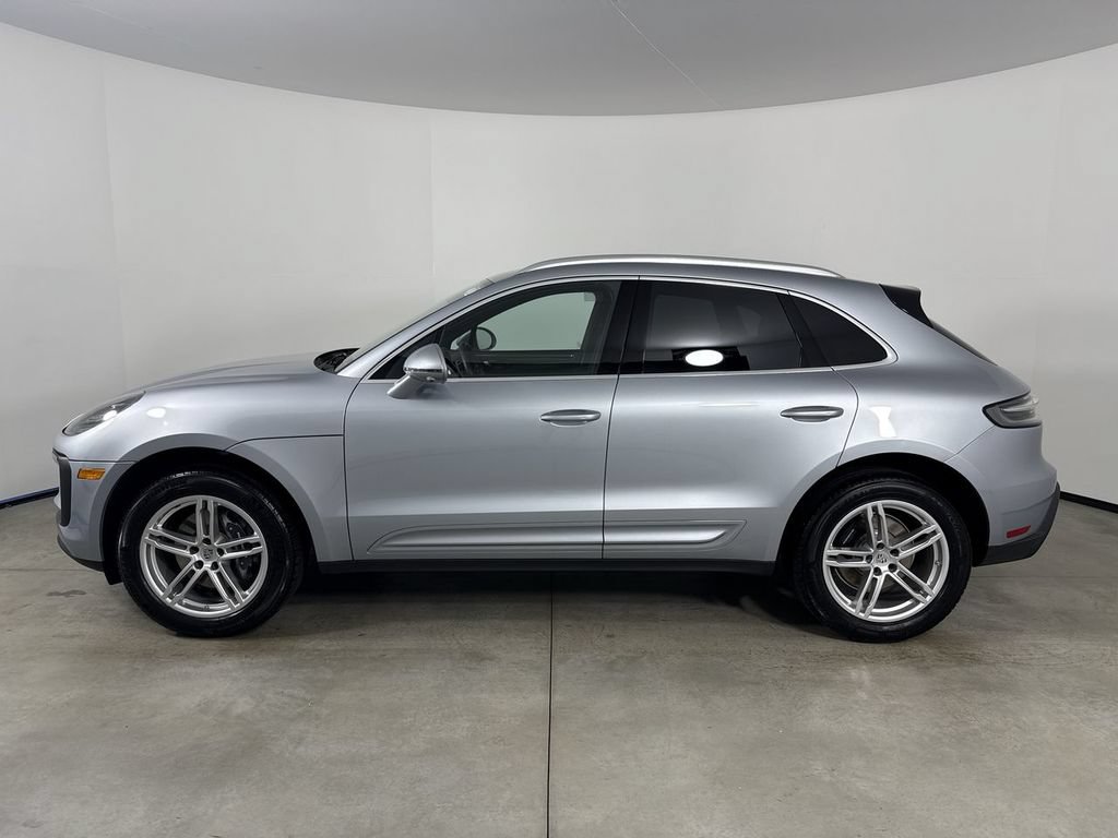 Certified 2026 Porsche Macan AWD/4WD image 2