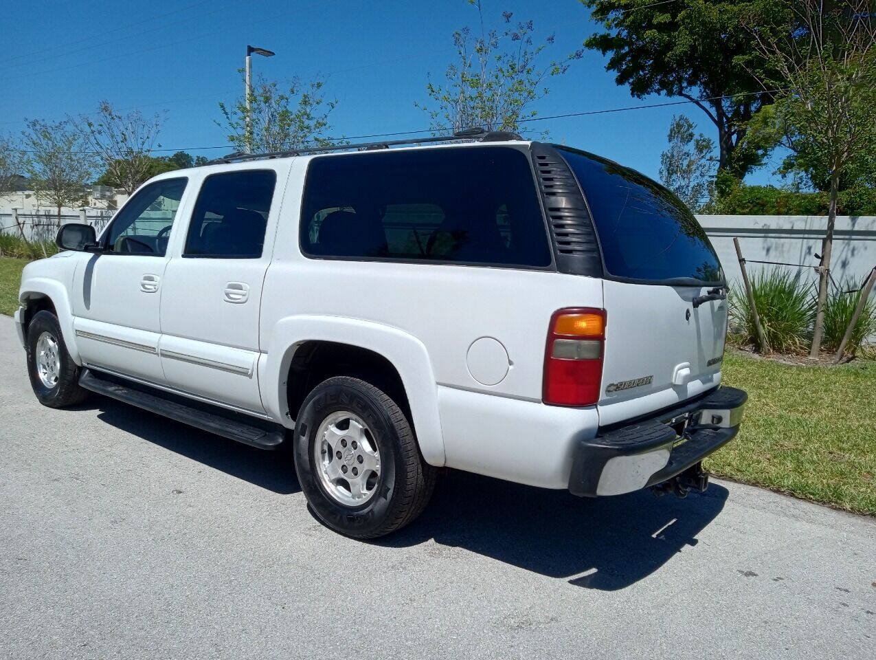 Used 2002 Chevrolet Suburban LT RWD image 10