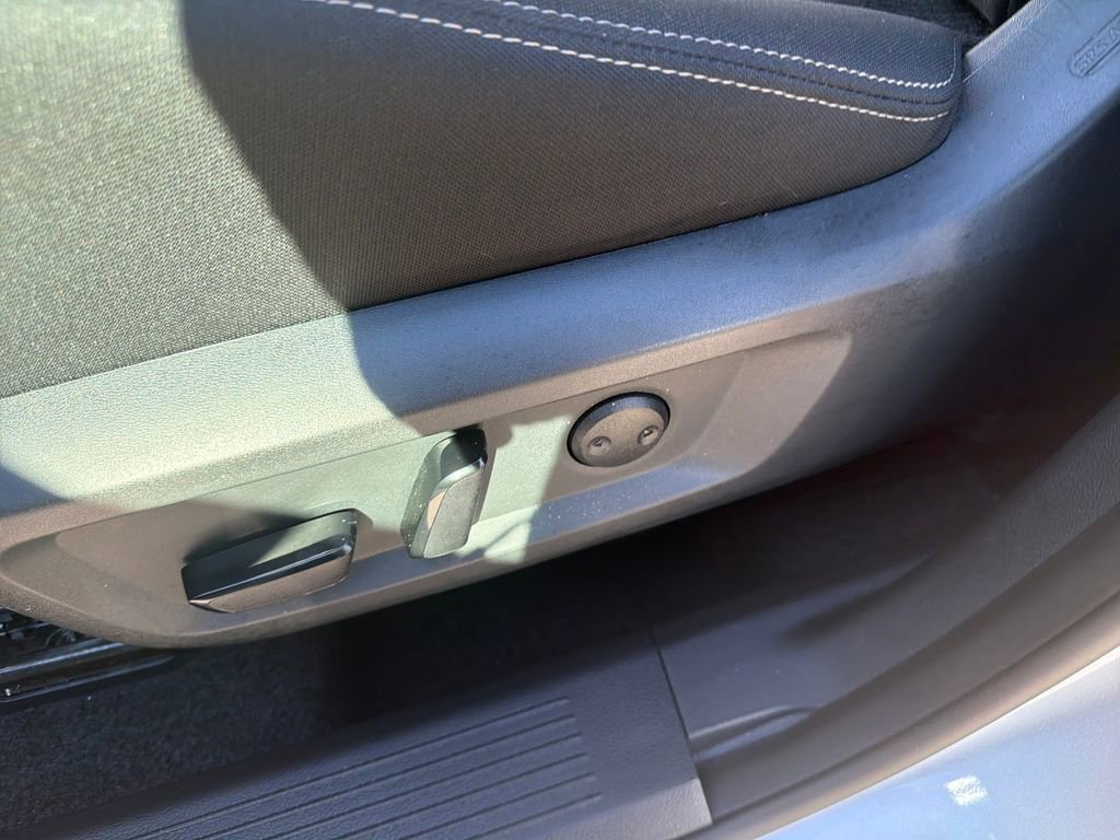 Used 2024 Nissan Rogue SV image 17