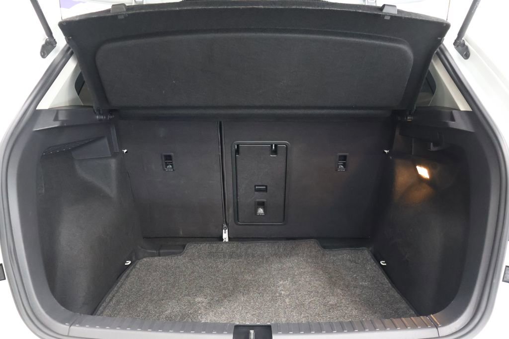 Used 2022 Volkswagen Taos SE w/ Panoramic Sunroof Package image 27