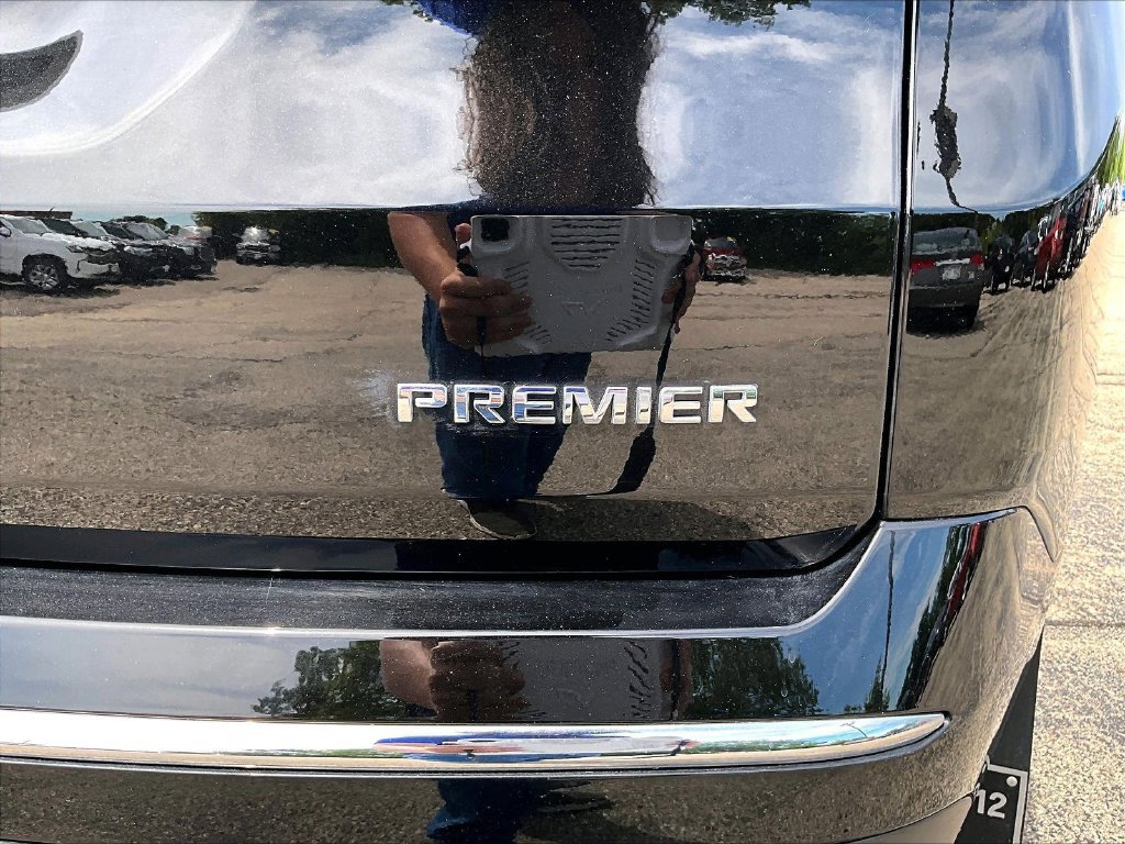 Used 2023 Chevrolet Traverse Premier w/ LPO, Cargo Package AWD/4WD image 28