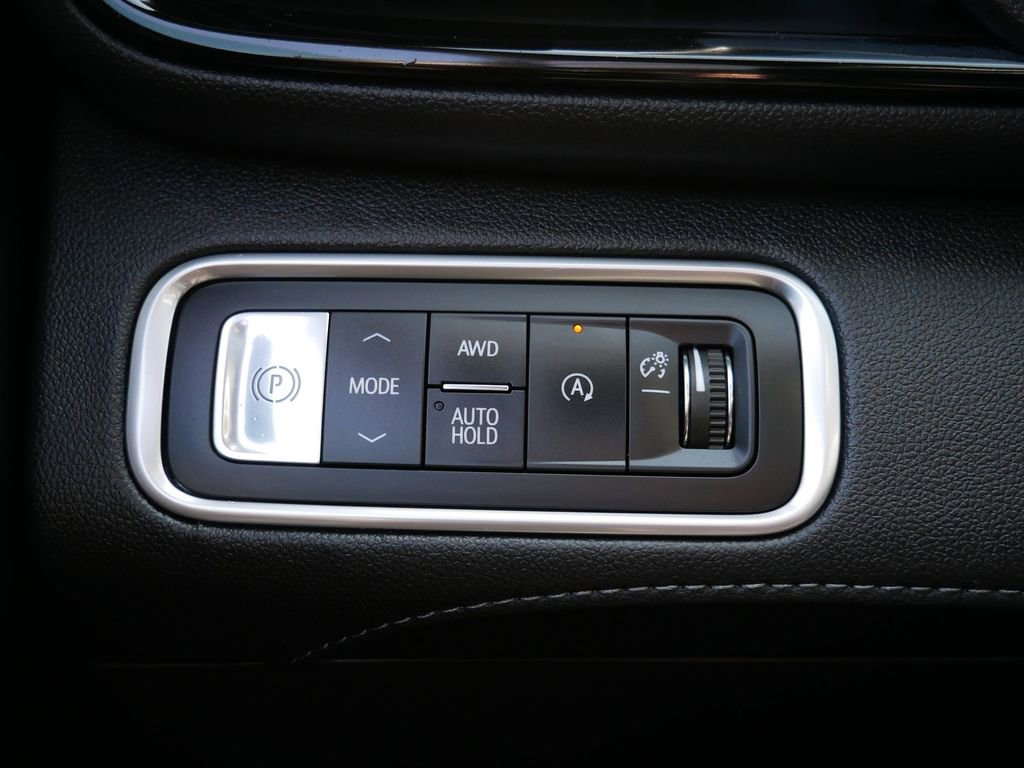 Used 2025 Buick Enclave Avenir w/ Super Cruise Package AWD/4WD image 29