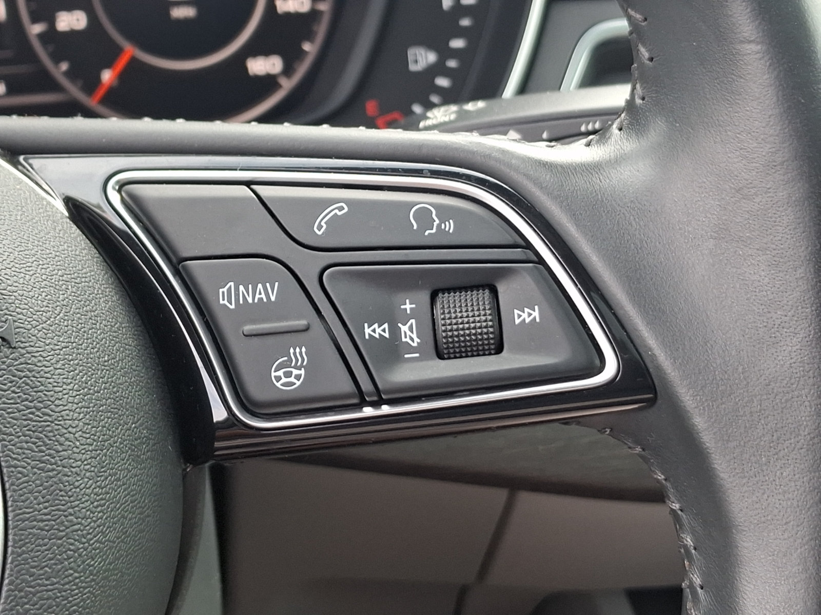 Used 2018 Audi A4 2.0T Premium Plus AWD/4WD image 22