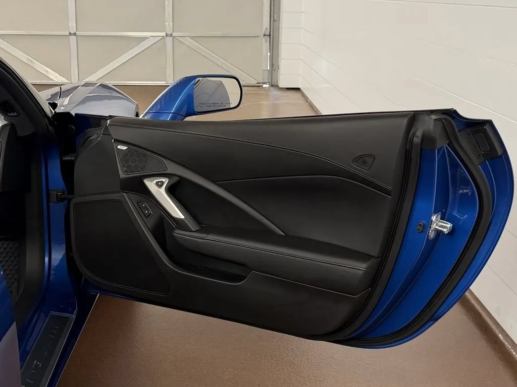 Used 2014 Chevrolet Corvette Stingray Convertible RWD image 34