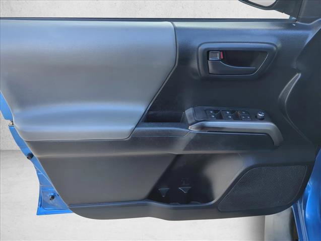 Certified 2016 Toyota Tacoma SR5 w/ SR5 Appearance Package (SN) image 10