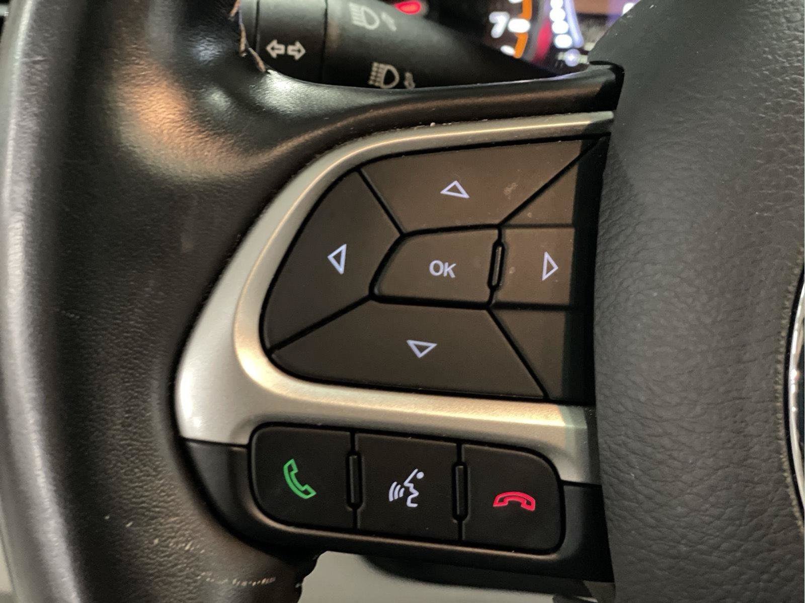 Used 2021 Jeep Compass Latitude w/ Sun and Sound Group FWD image 29