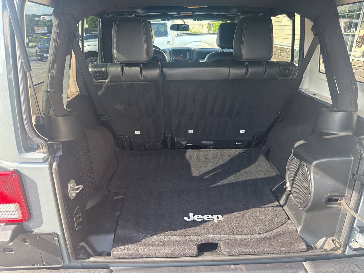 Used 2014 Jeep Wrangler Unlimited Rubicon AWD/4WD image 37