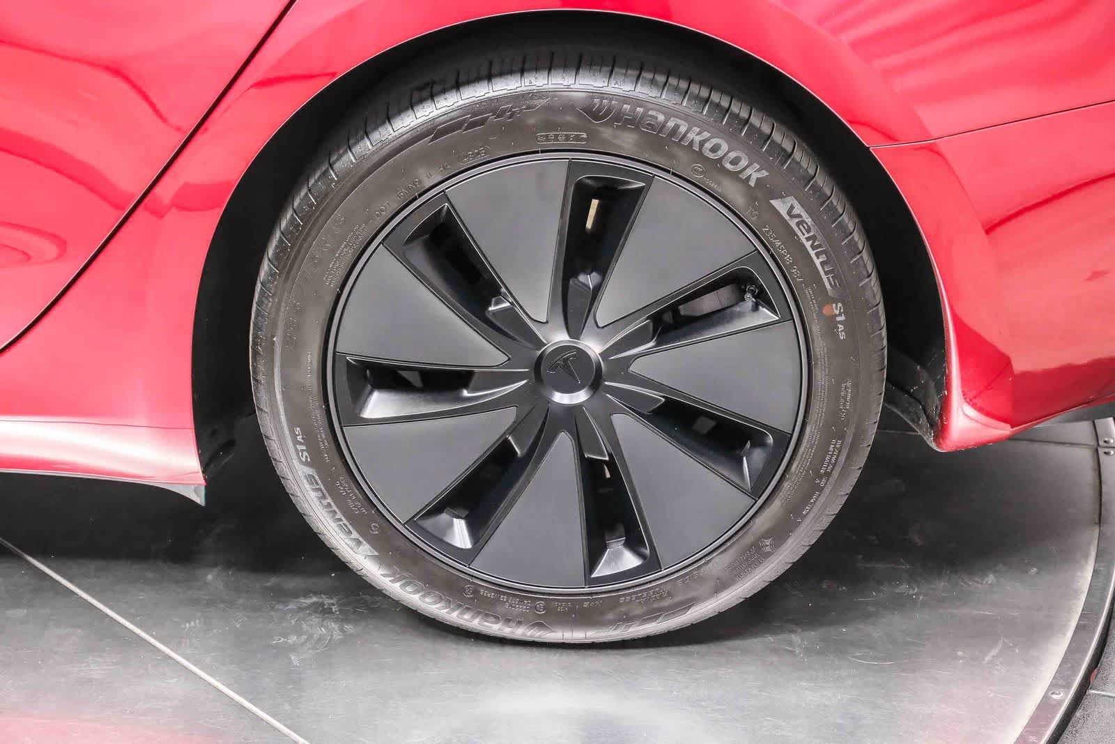 Used 2024 Tesla Model 3 Standard Range RWD image 9