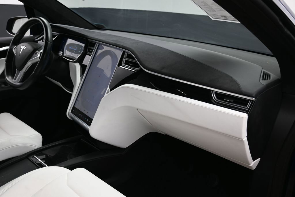 Used 2017 Tesla Model X 90D image 44