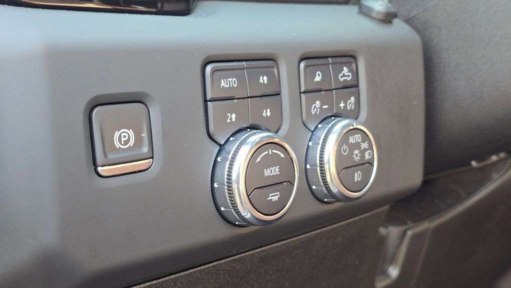 Used 2024 GMC Sierra 3500 Denali Ultimate image 62