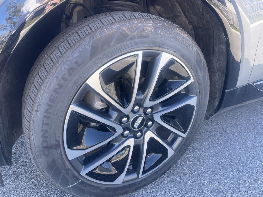 Used 2025 Cadillac Optiq Sport 2 w/ LPO, Floor Liner Package AWD/4WD image 2
