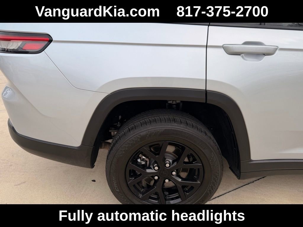 Used 2024 Jeep Grand Cherokee L Laredo AWD/4WD image 10