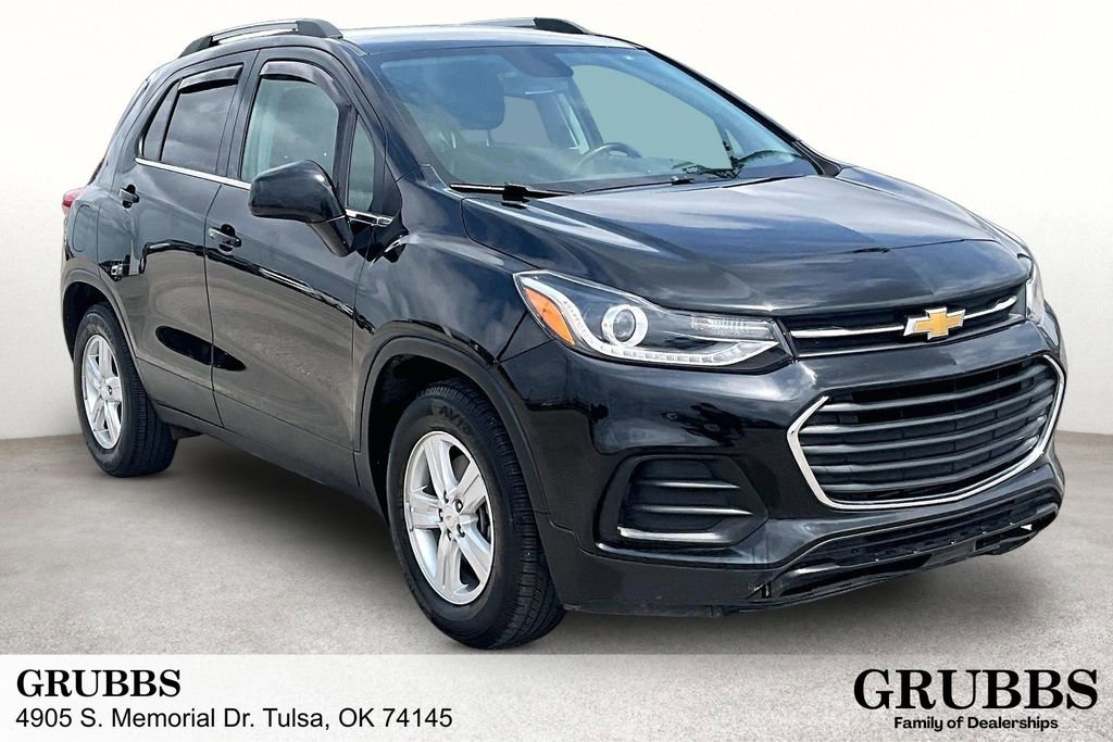 Used 2020 Chevrolet Trax LT w/ LT Convenience Package FWD image 1