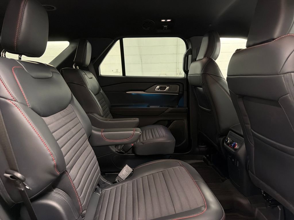 New 2026 Ford Explorer ST-Line w/ ST-Line Street Pack RWD image 29