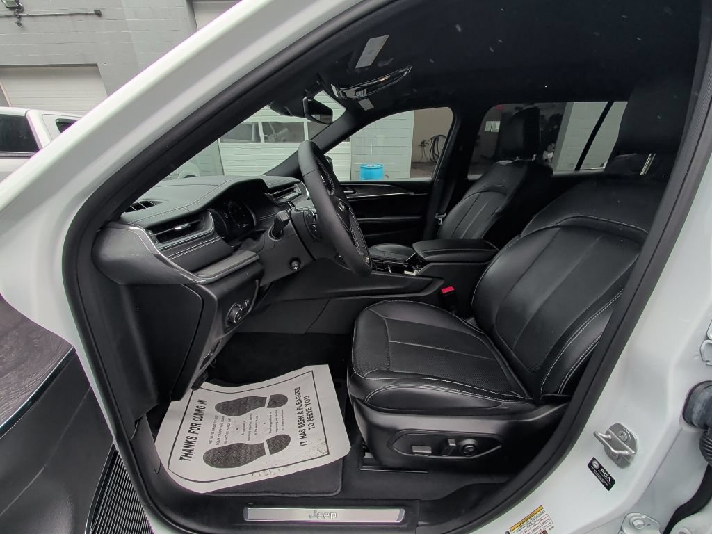 Used 2023 Jeep Grand Cherokee L Overland AWD/4WD image 10