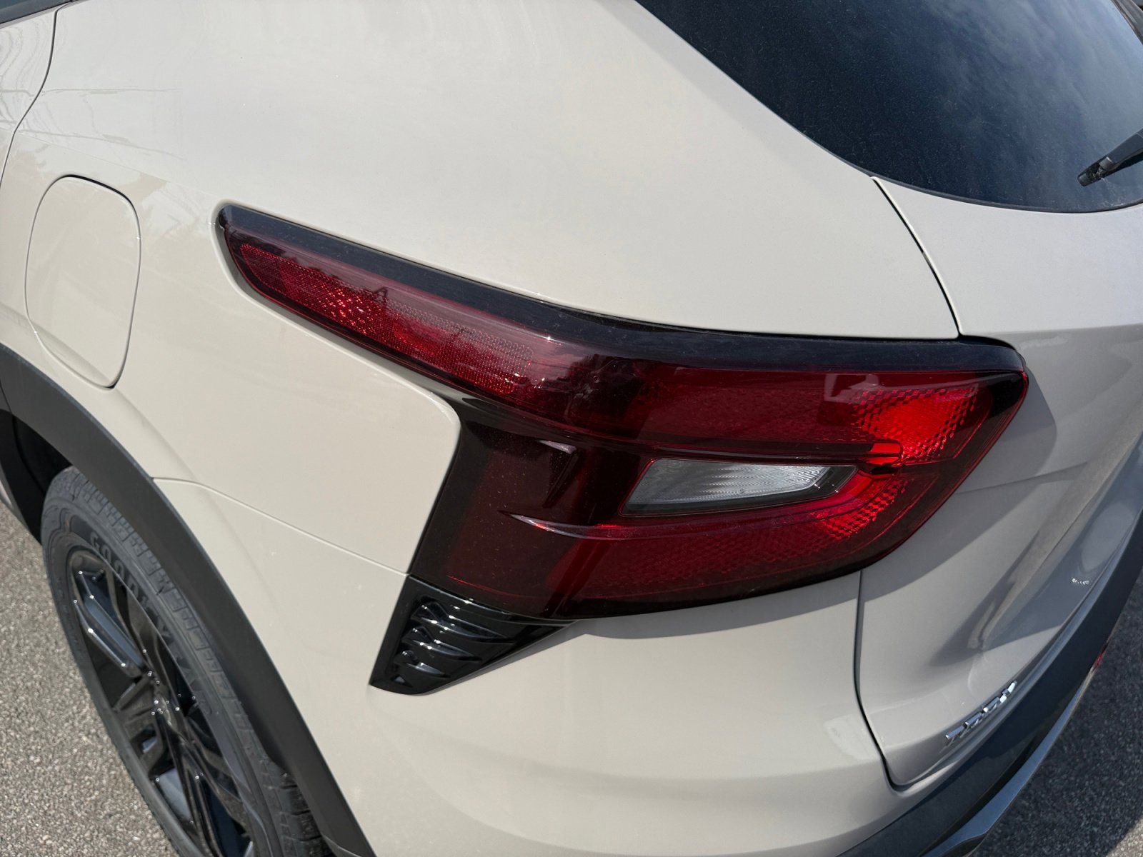 New 2026 Chevrolet Trax ACTIV w/ Sunroof Package FWD image 14