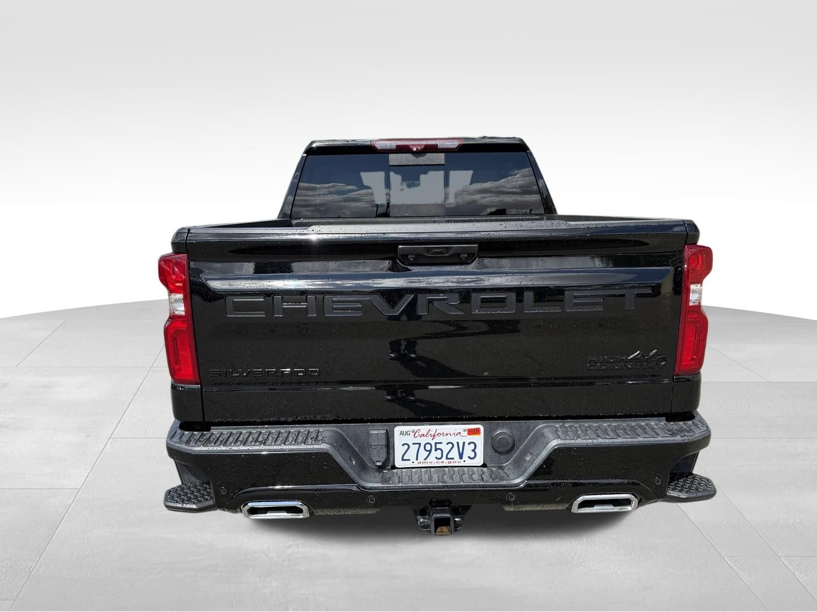 Used 2023 Chevrolet Silverado 1500 High Country w/ Technology Package AWD/4WD image 4