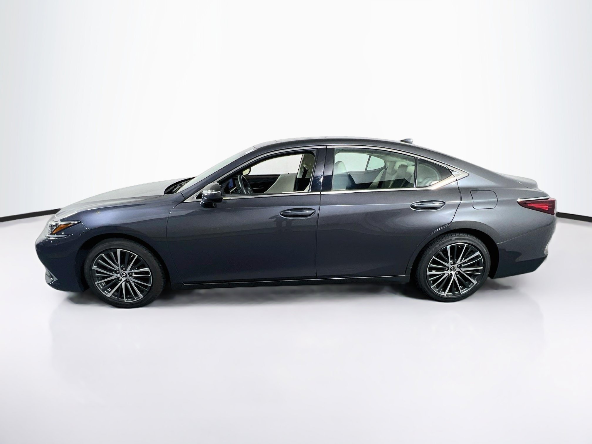 Used 2023 Lexus ES 350 w/ Premium Package FWD image 8