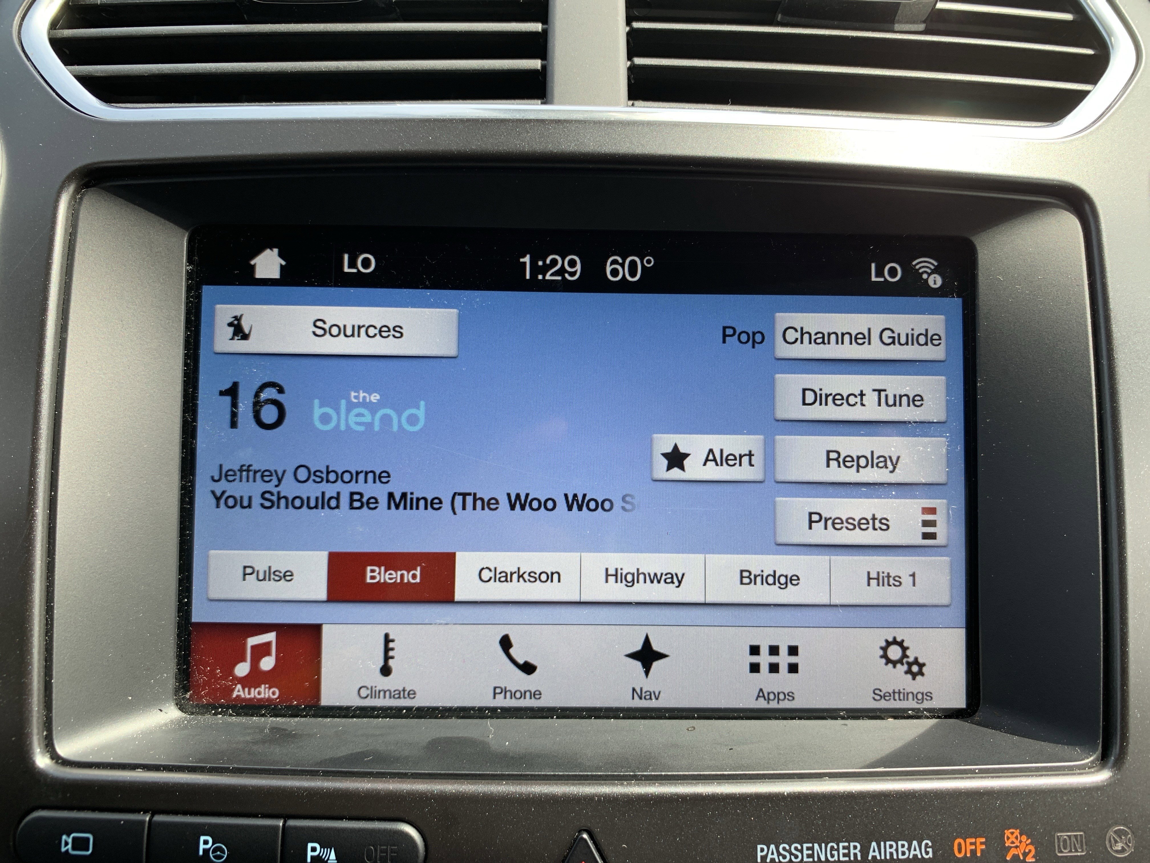 Used 2017 Ford Explorer Platinum image 23