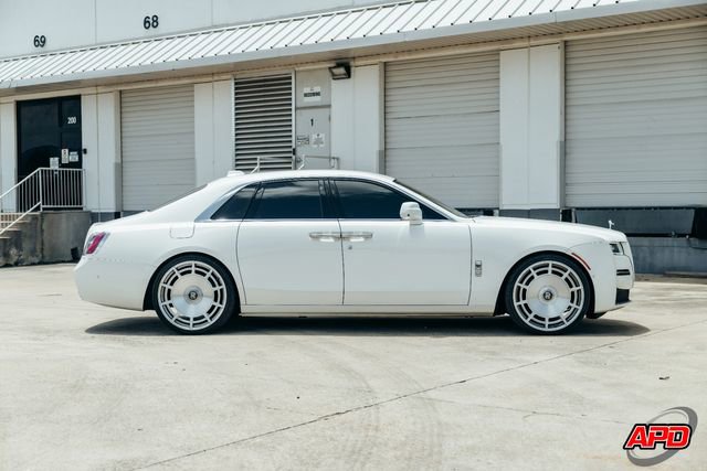 Used 2022 Rolls-Royce Ghost w/ Ghost Package image 12